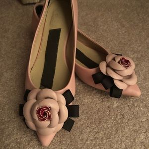 Cute pink flats! Size 35.